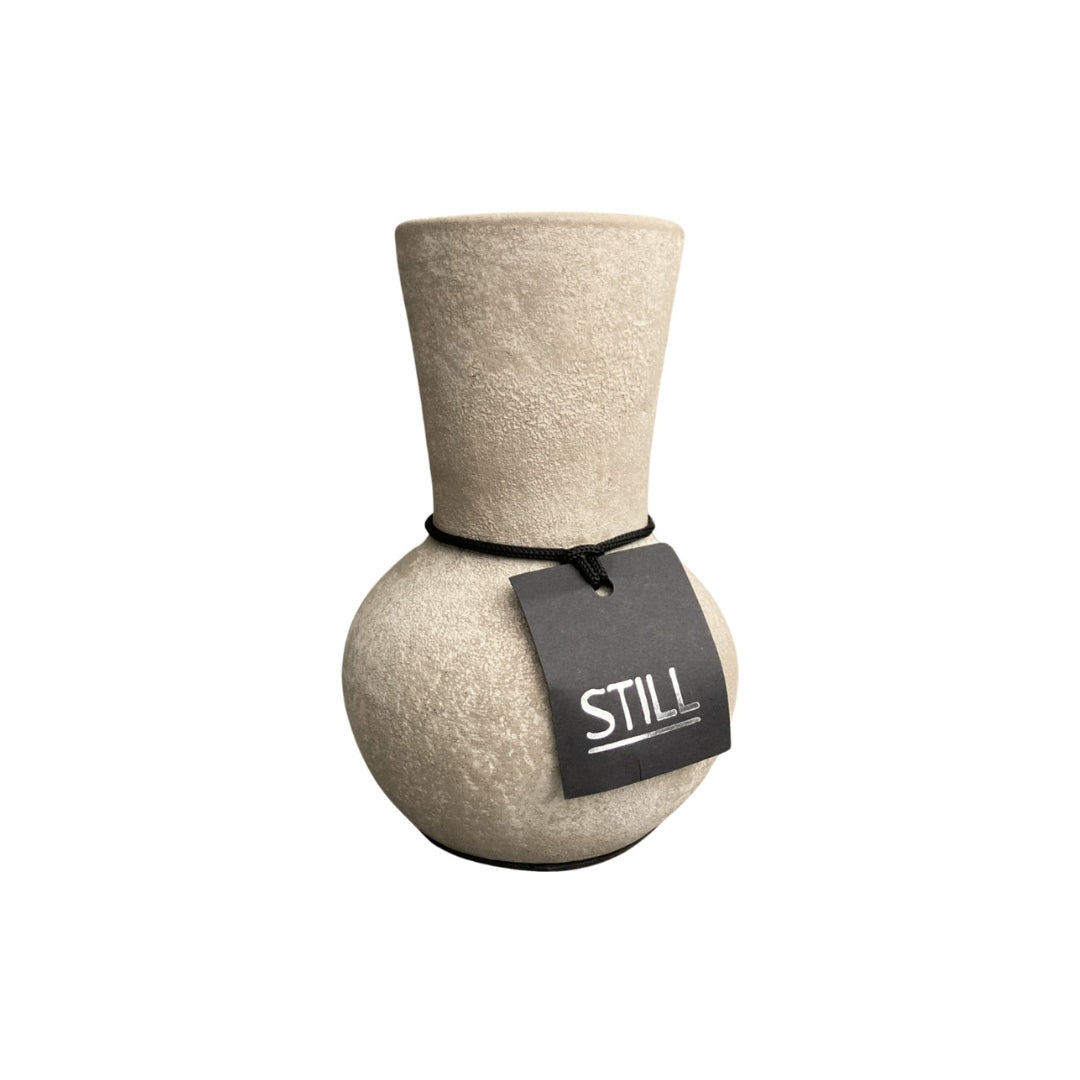 Kleine flesvaas light - 20x14 cm van STILL, handgemaakt aardewerk in neutrale tinten, ideaal voor kleine bloemen of decoratie