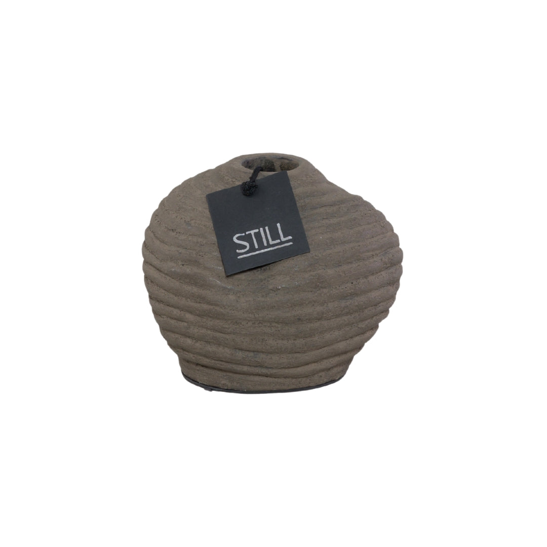 Handgemaakte vaas met organische vorm en ribbels in dark, 17x15 cm - STILL Collection