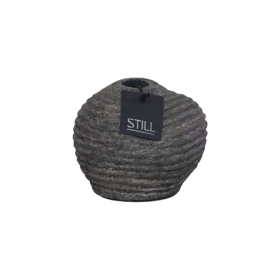 Handgemaakte vaas met organische vorm en ribbels in Earth, 17x15 cm - STILL Collection