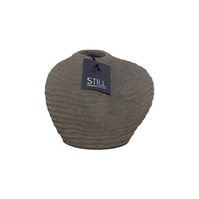 Handgemaakte vaas met organische vorm en ribbels in dark, 20x18 cm - STILL Collection