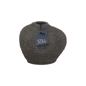 Handgemaakte vaas met organische vorm en ribbels in donkerbruin 20x18 cm - STILL Collection Dark Brown