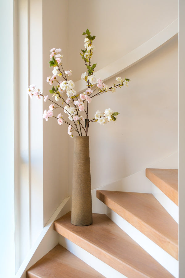 Gerippte hohe Vase Latte 50x14 cm | STILL Collection